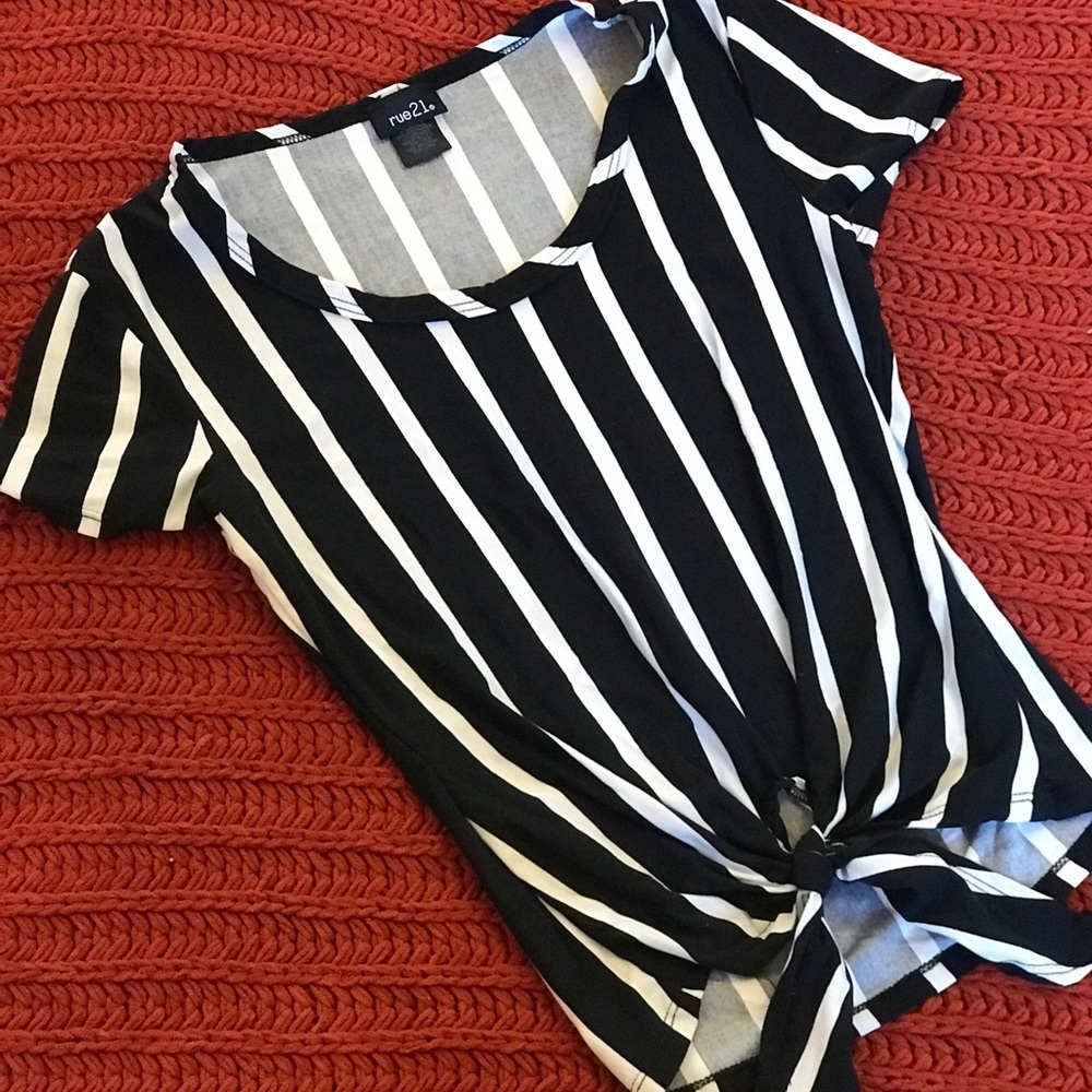 Cropped Tie Top